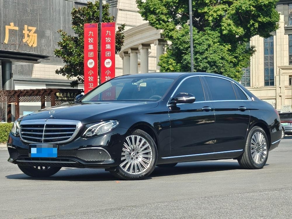Mercedes-Benz E-Class 2020 — фото автомобиля