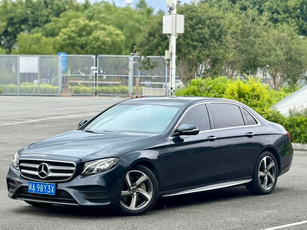 Mercedes-Benz E-Class 2019 — фото автомобиля