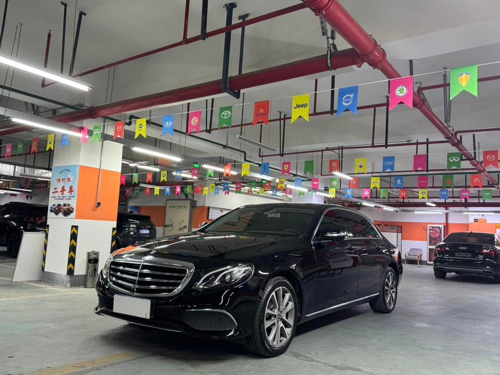 Mercedes-Benz E-Class 2019 — фото автомобиля