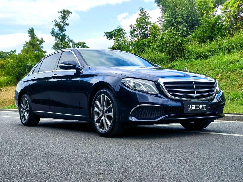 Mercedes-Benz E-Class 2018 — фото автомобиля