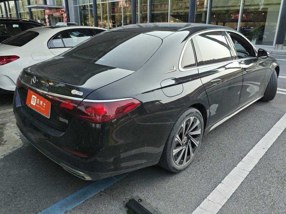 Mercedes-Benz E-Class 2024 — фото автомобиля 1