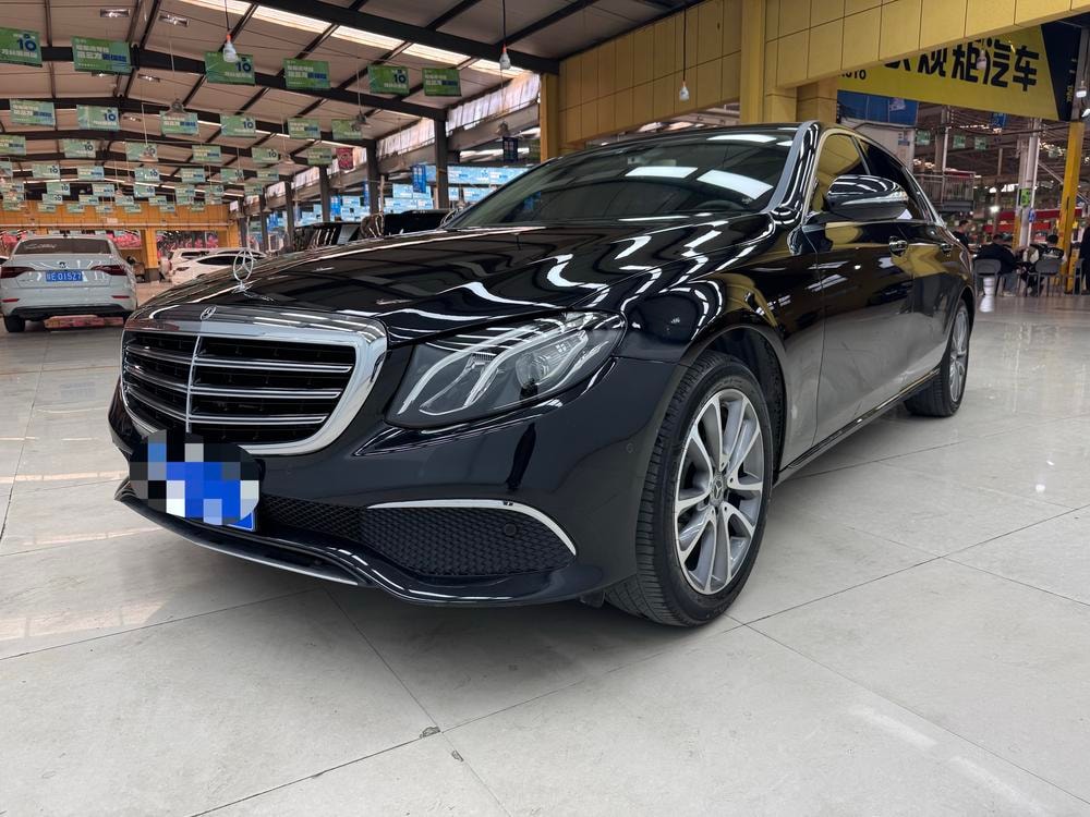 Mercedes-Benz E-Class 2020 — фото автомобиля