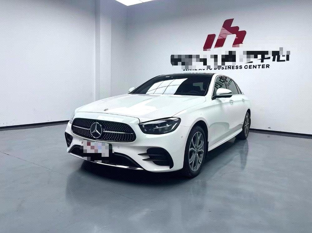 Mercedes-Benz E-Class 2023 — фото автомобиля