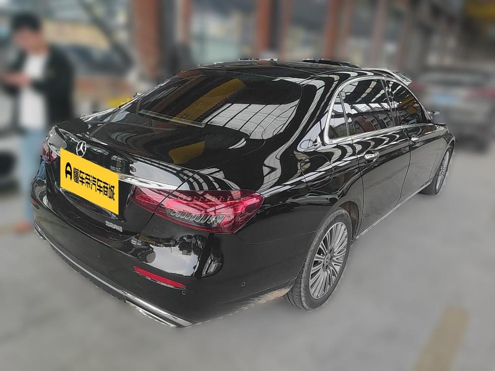 Mercedes-Benz E-Class 2023 — фото автомобиля