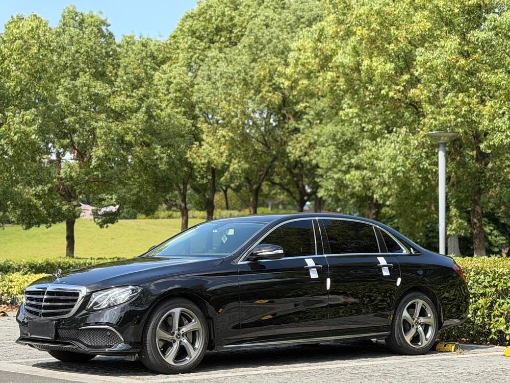 Mercedes-Benz E-Class 2018 — фото автомобиля