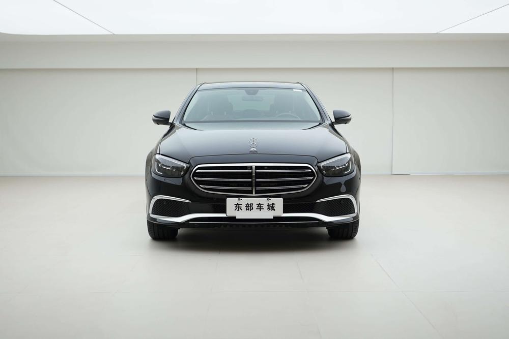 Mercedes-Benz E-Class 2023 — фото автомобиля