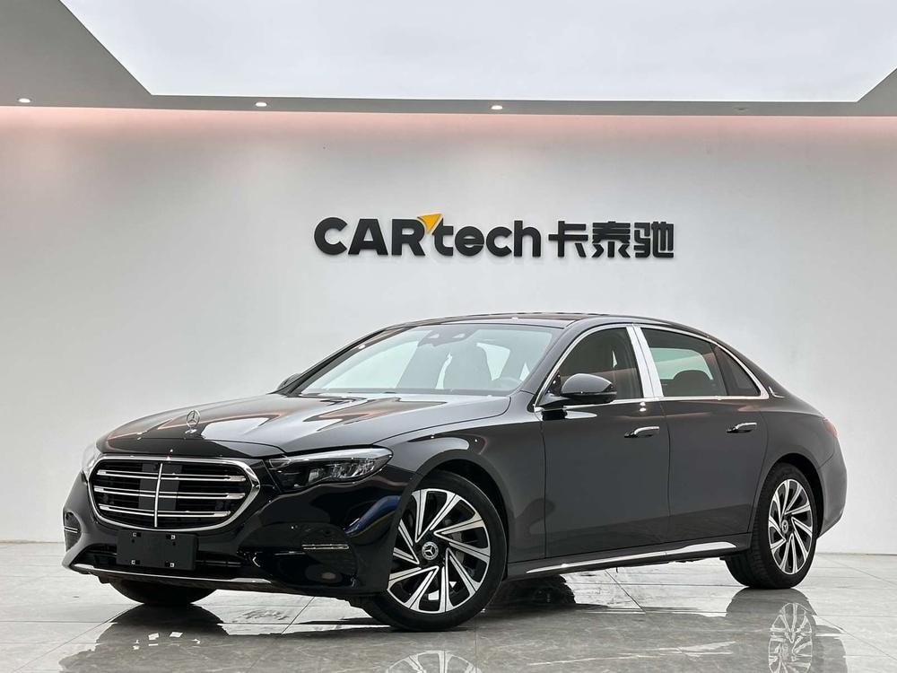 Mercedes-Benz E-Class 2024 — фото автомобиля 1