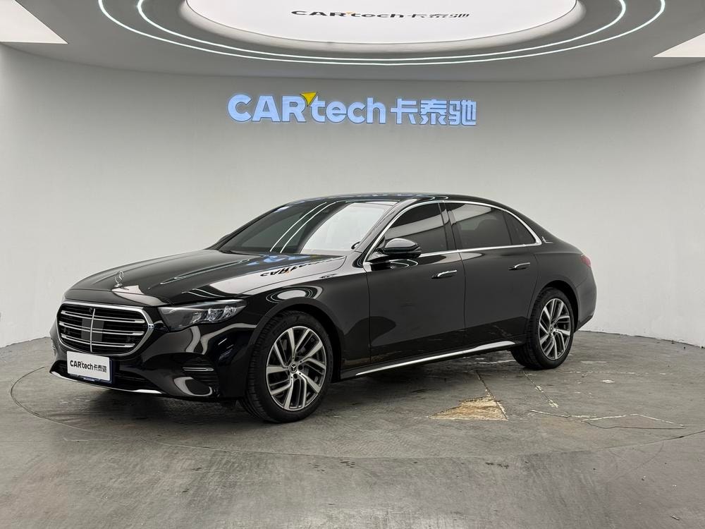 Mercedes-Benz E-Class 2024 — фото автомобиля