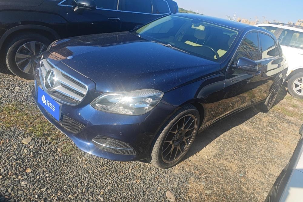 Mercedes-Benz E-Class 2015 — фото автомобиля