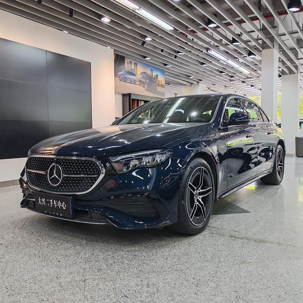 Mercedes-Benz E-Class 2024 — фото автомобиля