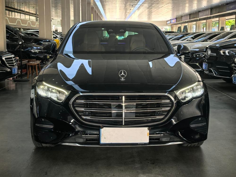 Mercedes-Benz E-Class 2024 — фото автомобиля