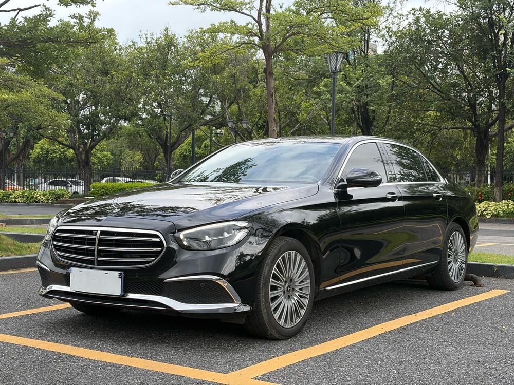 Mercedes-Benz E-Class 2021 — фото автомобиля