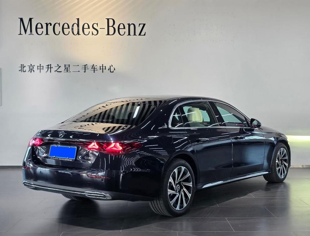 Mercedes-Benz E-Class 2024 — фото автомобиля