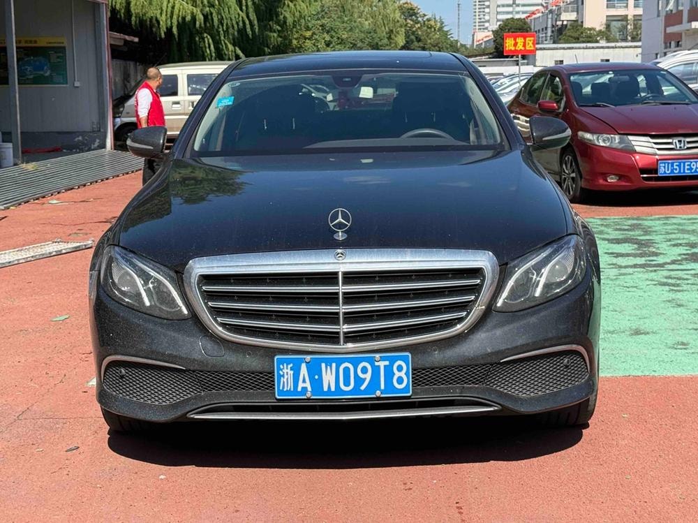 Mercedes-Benz E-Class 2018 — фото автомобиля