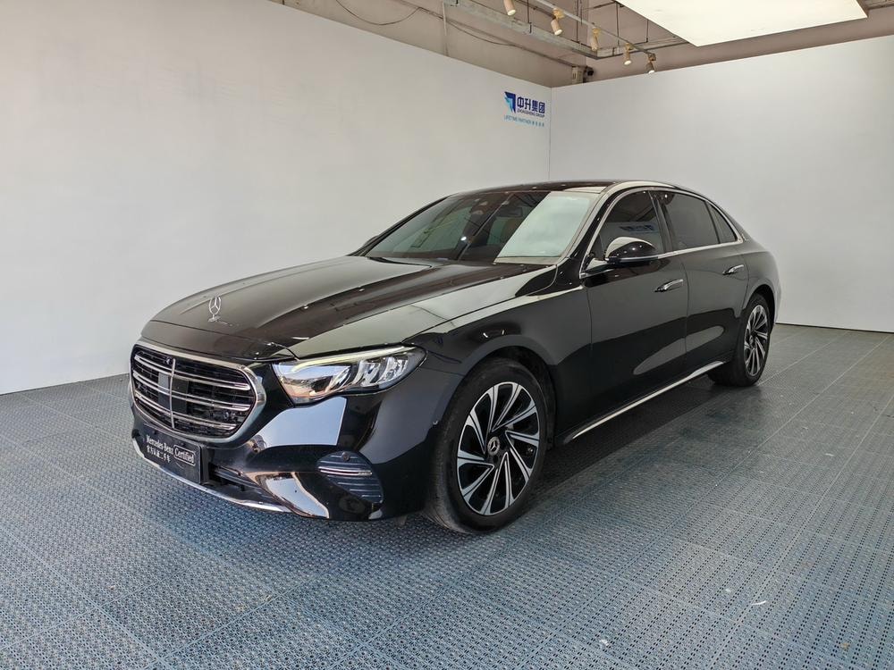 Mercedes-Benz E-Class 2024 — фото автомобиля