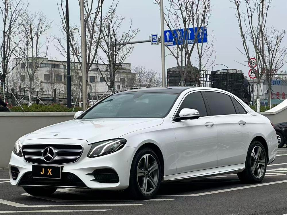 Mercedes-Benz E-Class 2018 — фото автомобиля