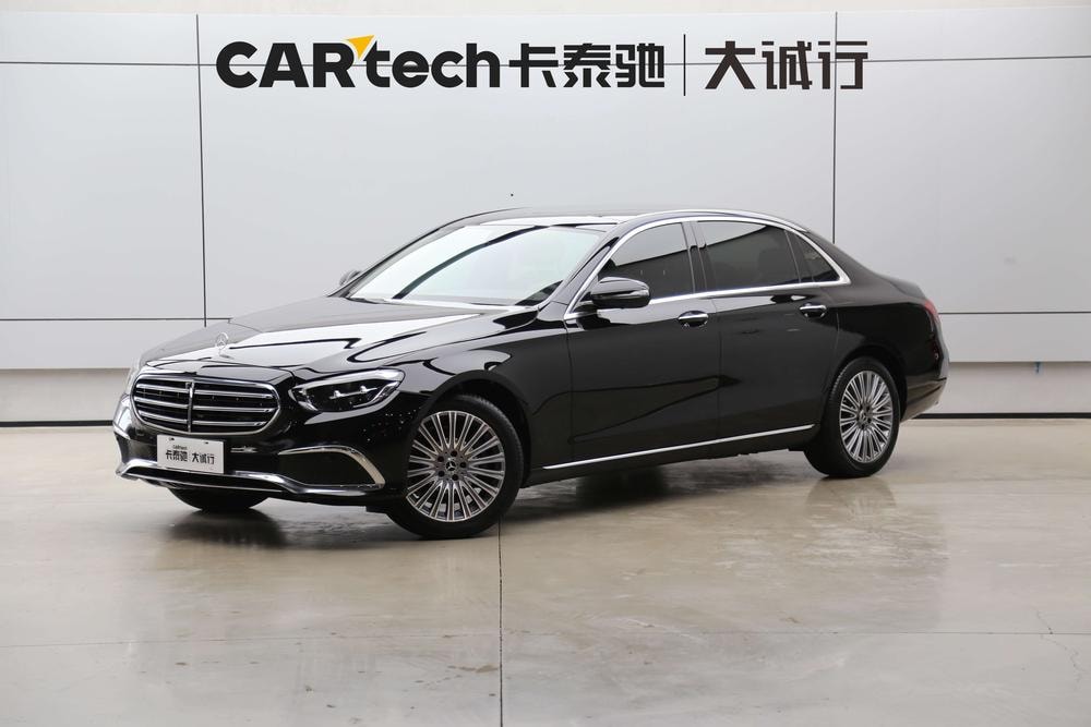 Mercedes-Benz E-Class 2023 — фото автомобиля