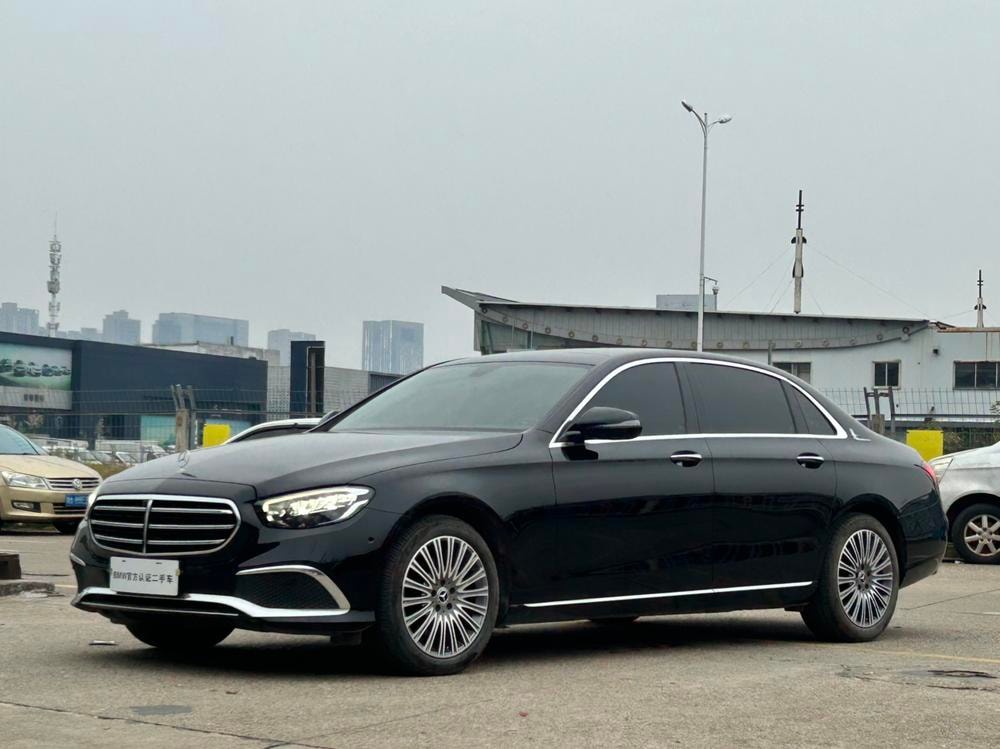 Mercedes-Benz E-Class 2023 — фото автомобиля