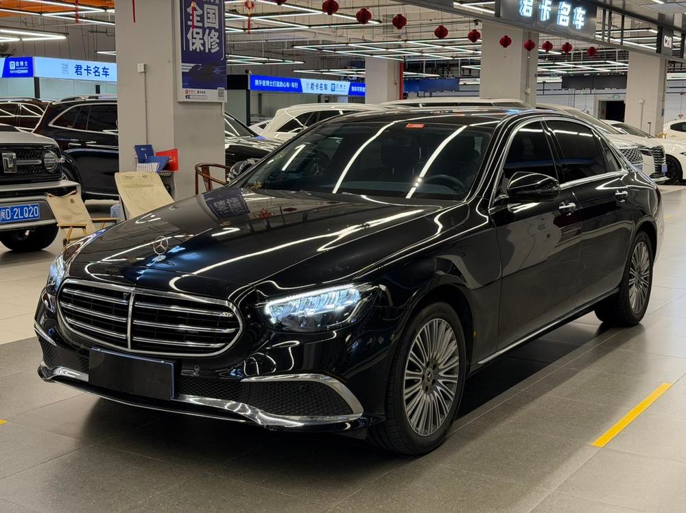 Mercedes-Benz E-Class 2023 — фото автомобиля