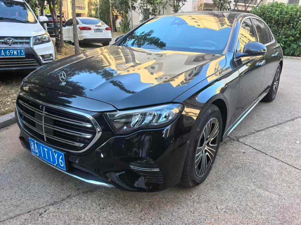 Mercedes-Benz E-Class 2026 — фото автомобиля