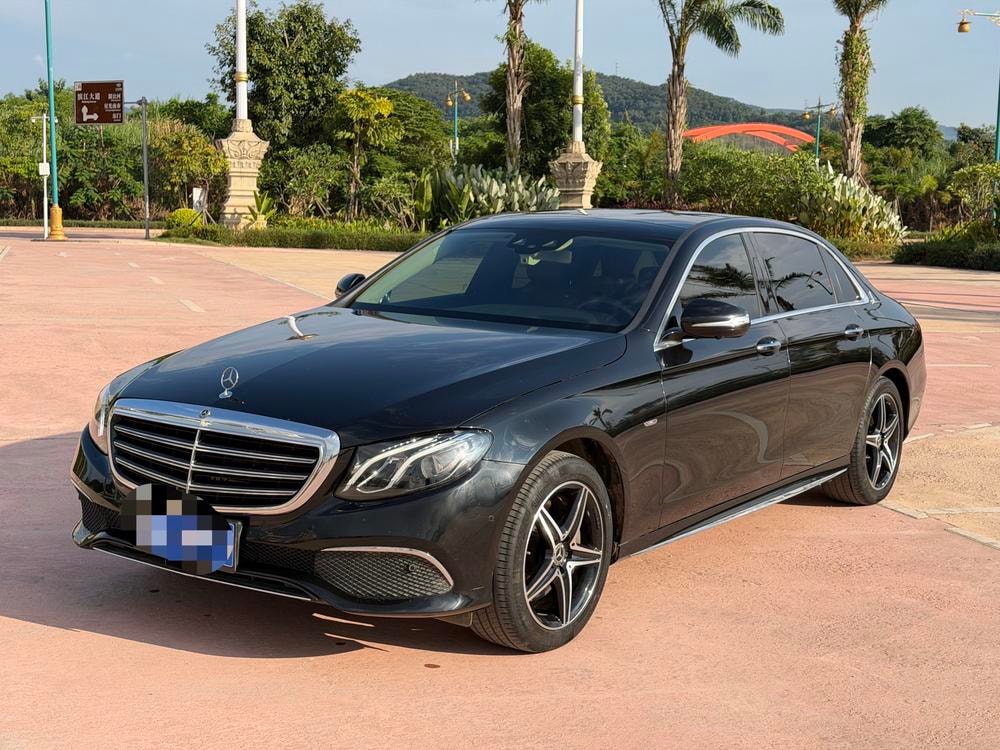 Mercedes-Benz E-Class 2020 — фото автомобиля