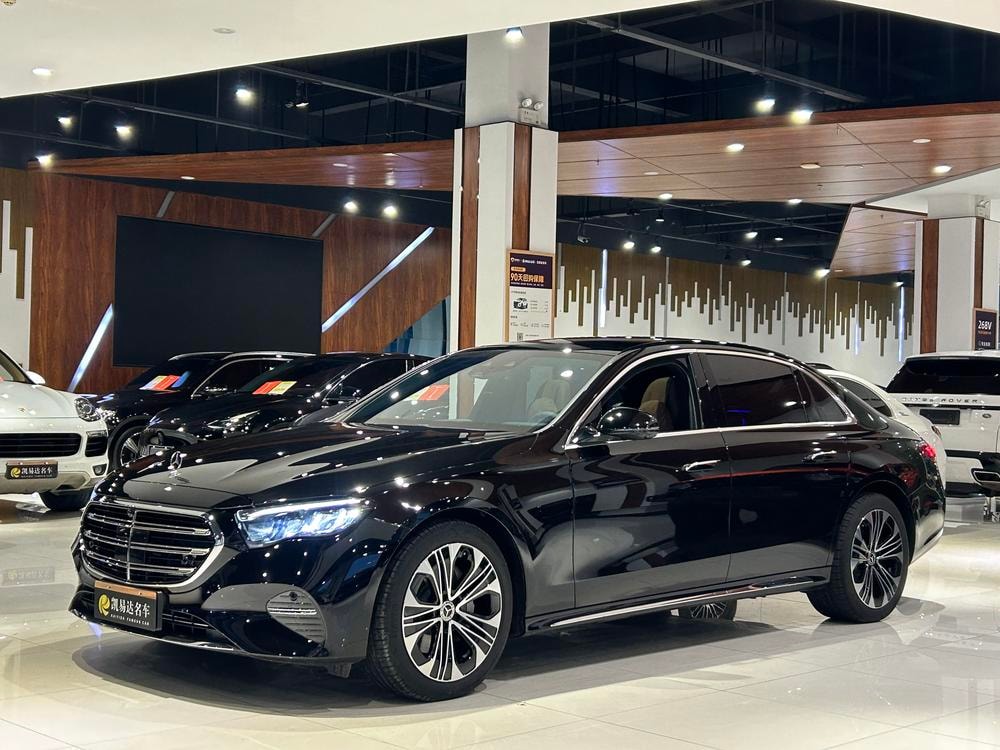 Mercedes-Benz E-Class 2026 — фото автомобиля