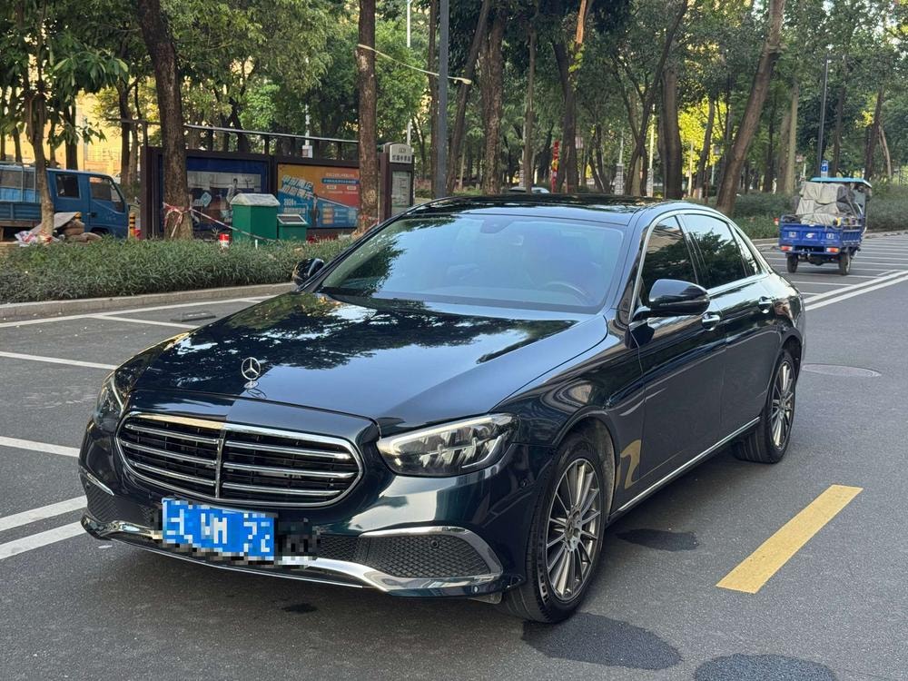 Mercedes-Benz E-Class 2022 — фото автомобиля 1