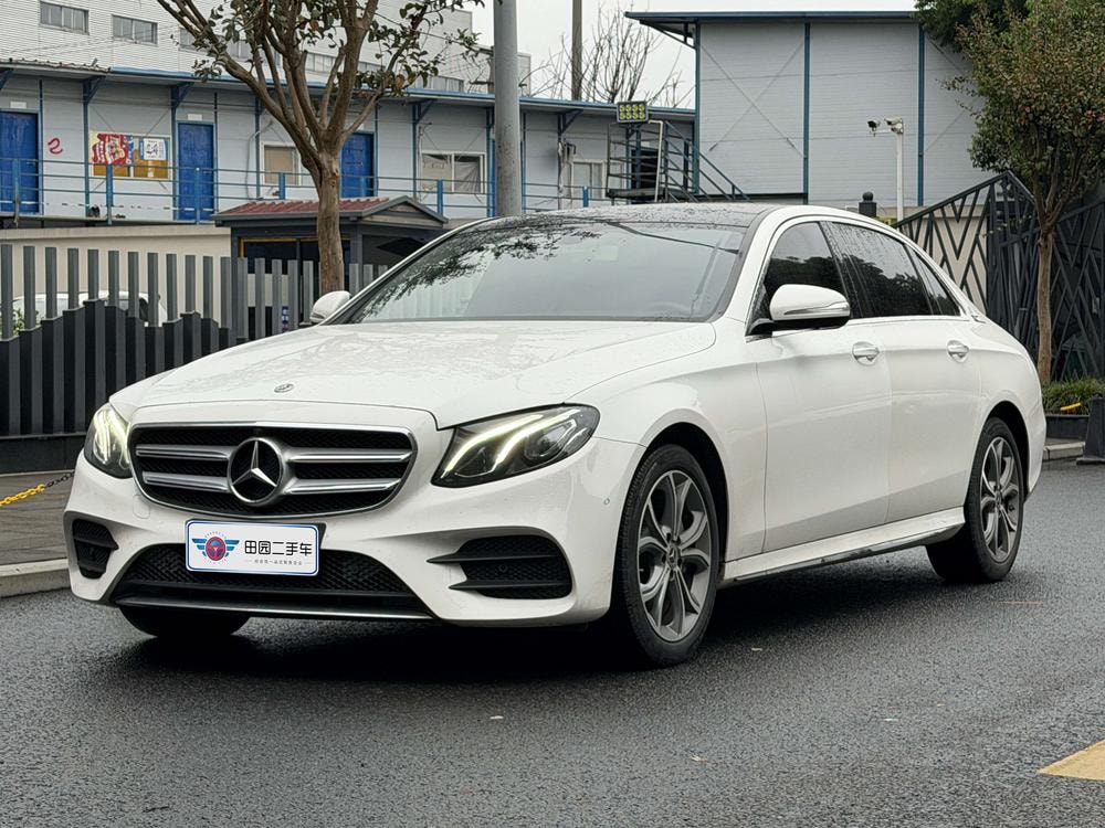 Mercedes-Benz E-Class 2020 — фото автомобиля
