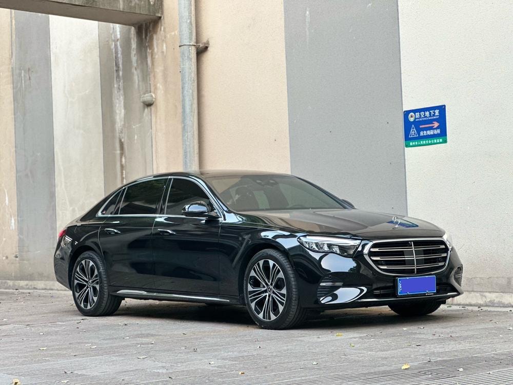 Mercedes-Benz E-Class 2026 — фото автомобиля