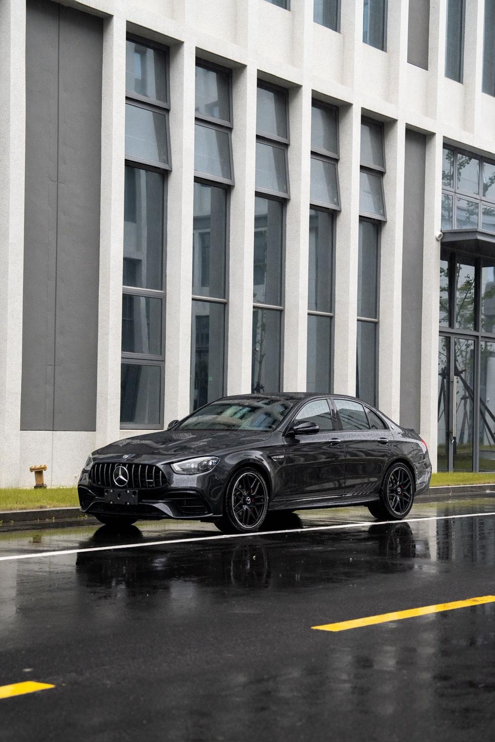 Mercedes-Benz E-Class AMG 2021 — фото автомобиля
