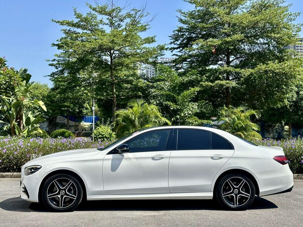 Mercedes-Benz E-Class (Import) 2021 — фото автомобиля