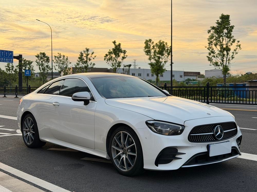 Mercedes-Benz E-Class (Import) 2023 — фото автомобиля