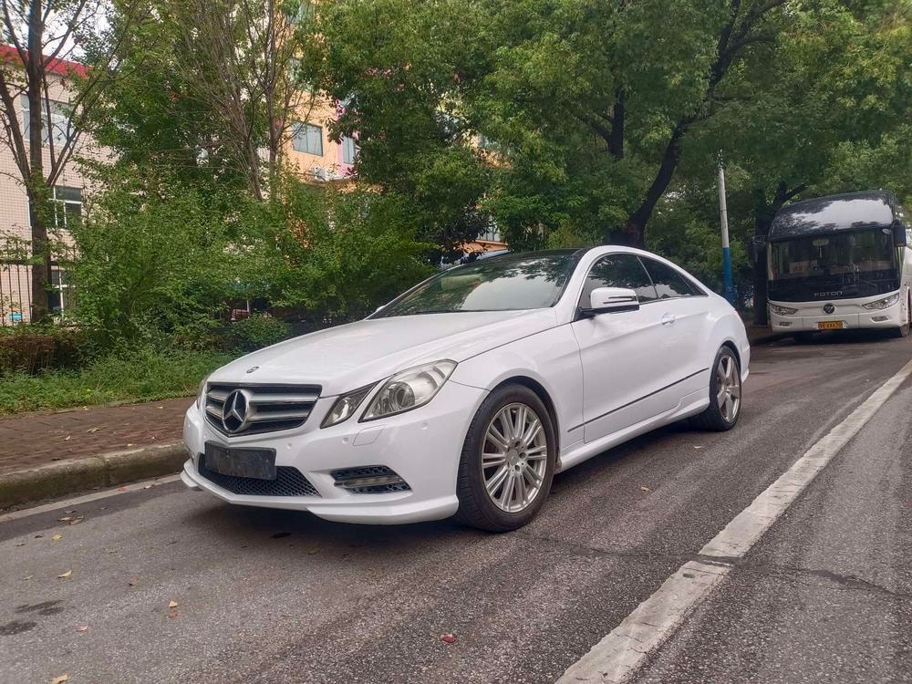 Mercedes-Benz E-Class (Import) 2012 — фото автомобиля 1