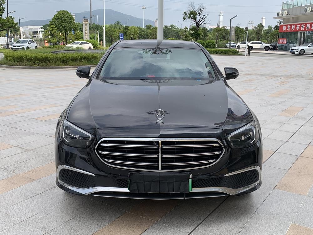 Mercedes-Benz E-Class PHEV 2022 — фото автомобиля 1