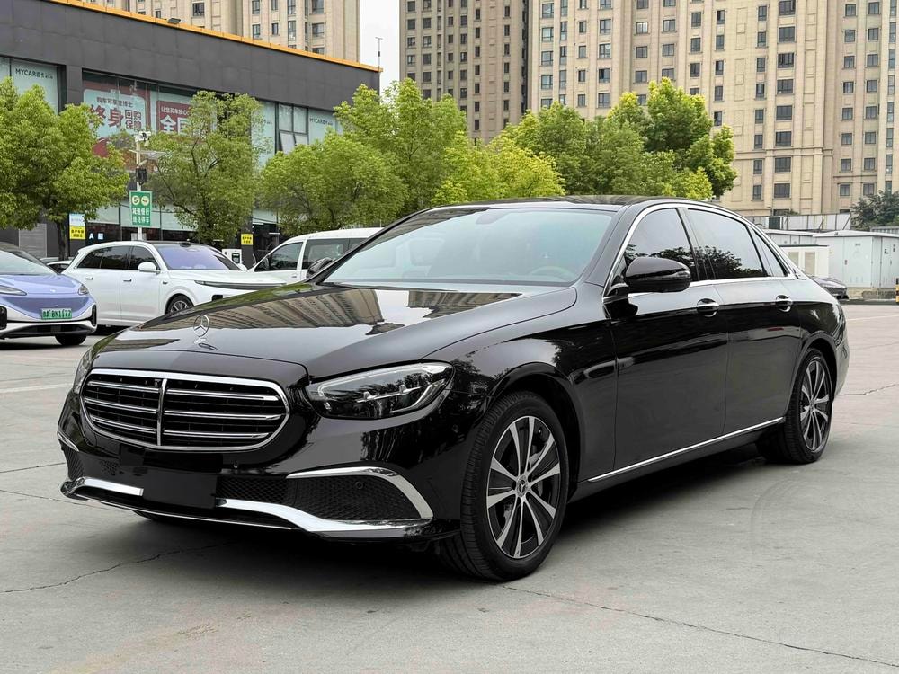 Mercedes-Benz E-Class PHEV 2023 — фото автомобиля 1