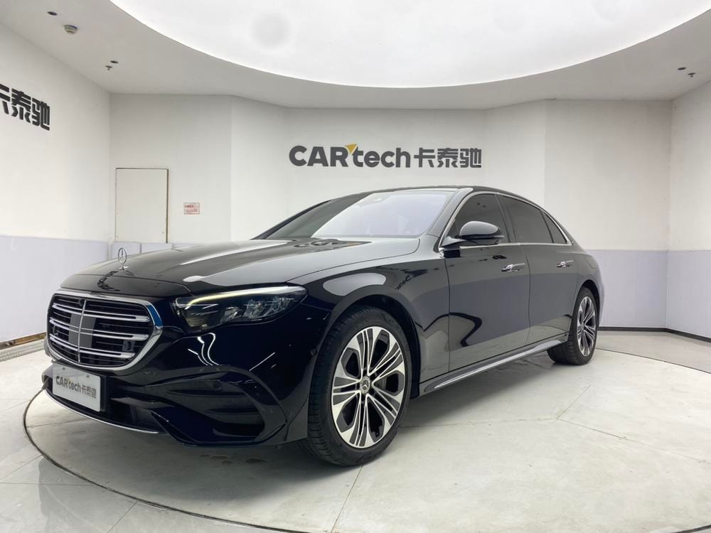 Mercedes-Benz E-Class PHEV 2024 — фото автомобиля