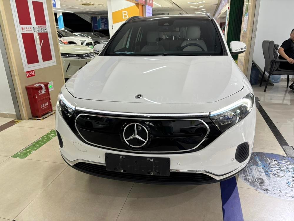 Mercedes-Benz EQA 2022 — фото автомобиля 1