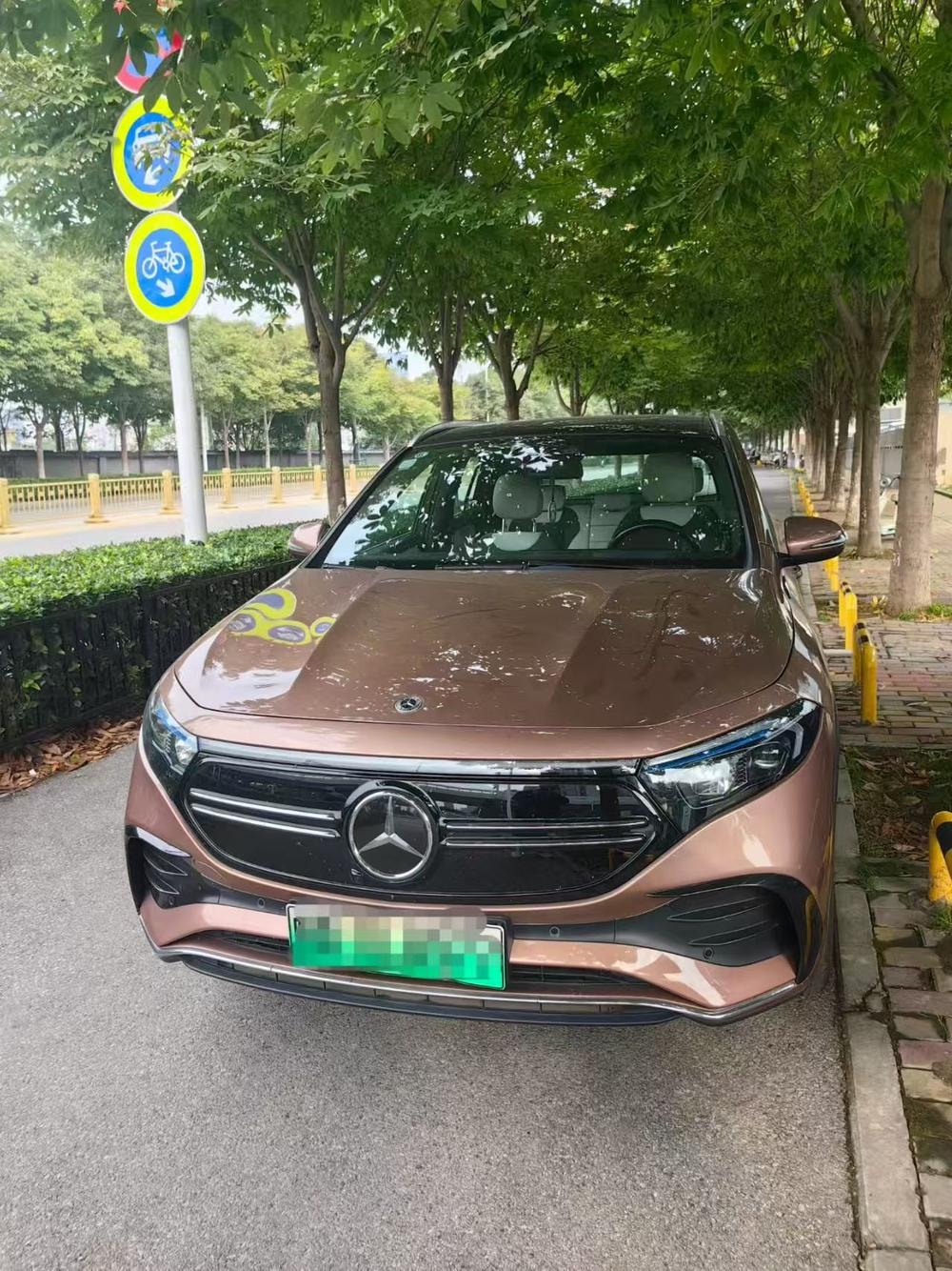 Mercedes-Benz EQA 2022 — фото автомобиля
