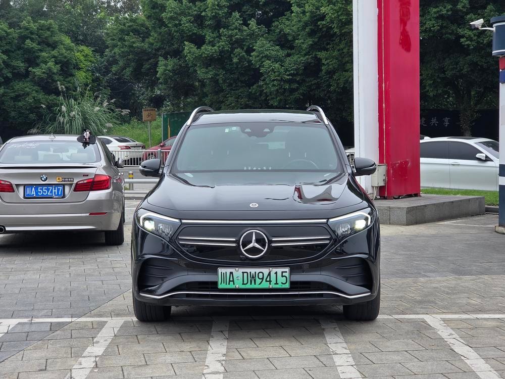 Mercedes-Benz EQB 2022 — фото автомобиля 1