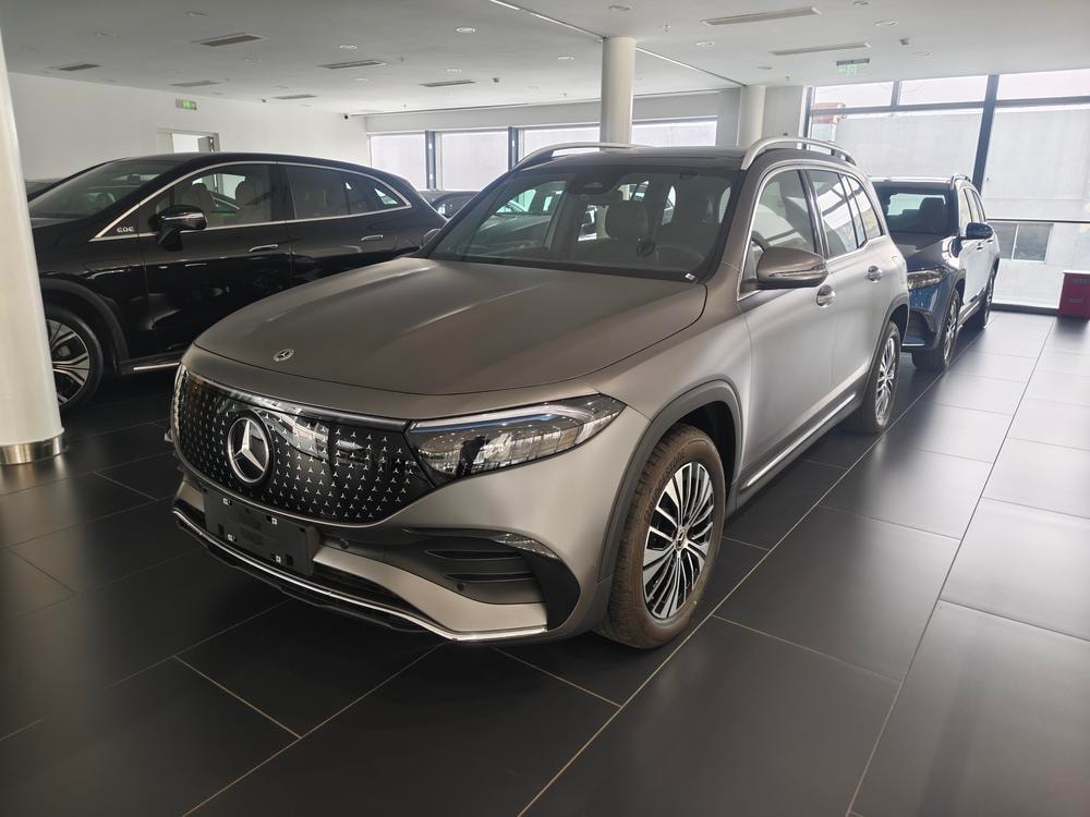 Mercedes-Benz EQB 2025 — фото автомобиля