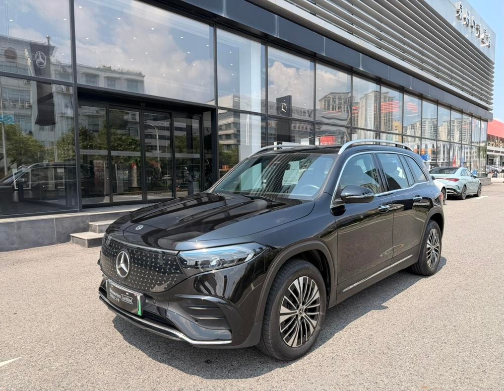 Mercedes-Benz EQB 2025 — фото автомобиля