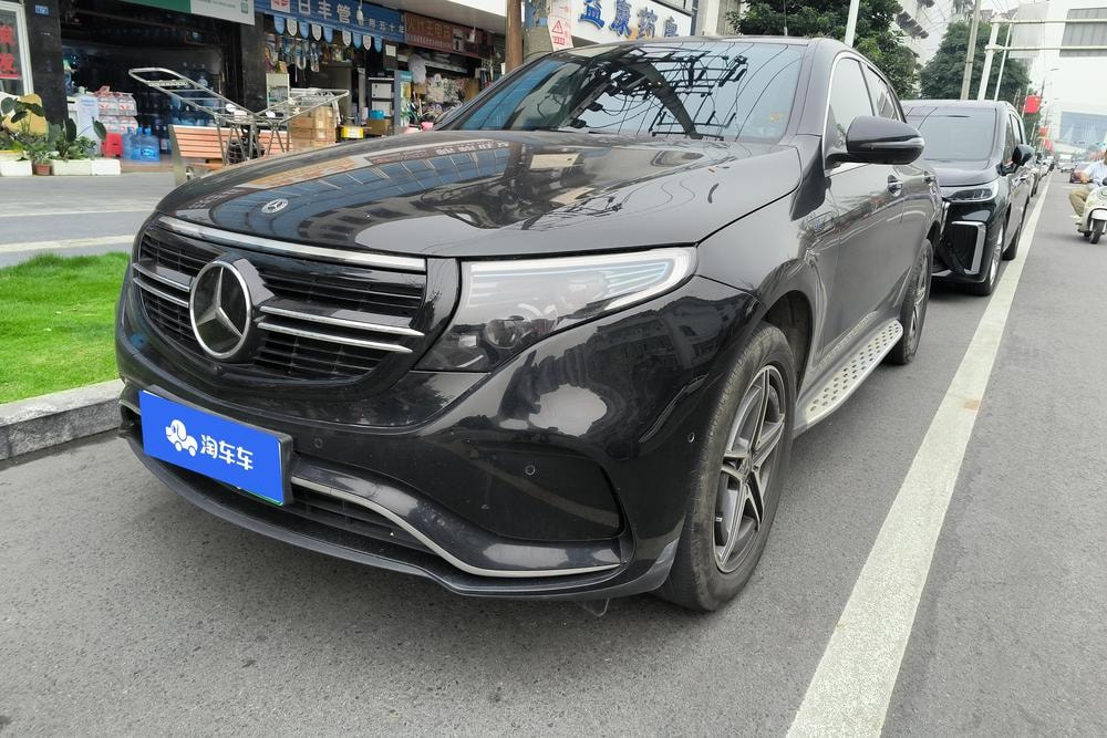 Mercedes-Benz EQC 2021 — фото автомобиля