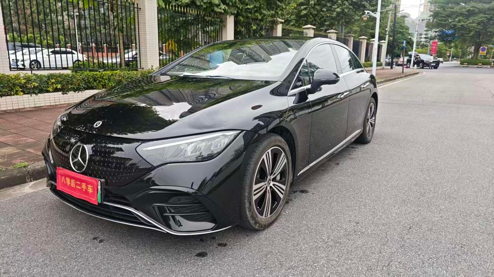 Mercedes-Benz EQE 2025 — фото автомобиля