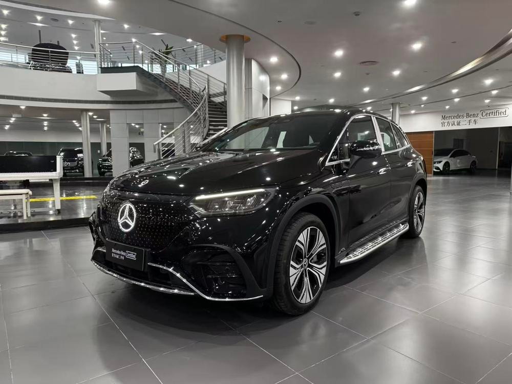Mercedes-Benz EQE SUV 2024 — фото автомобиля
