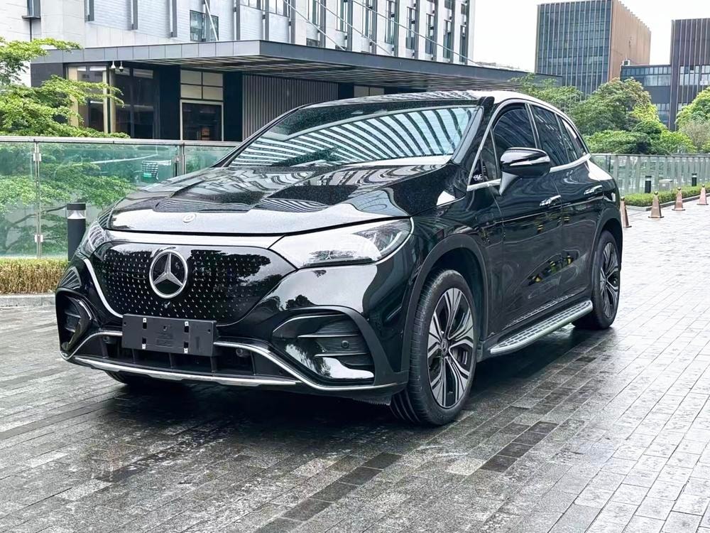 Mercedes-Benz EQE SUV 2023 — фото автомобиля