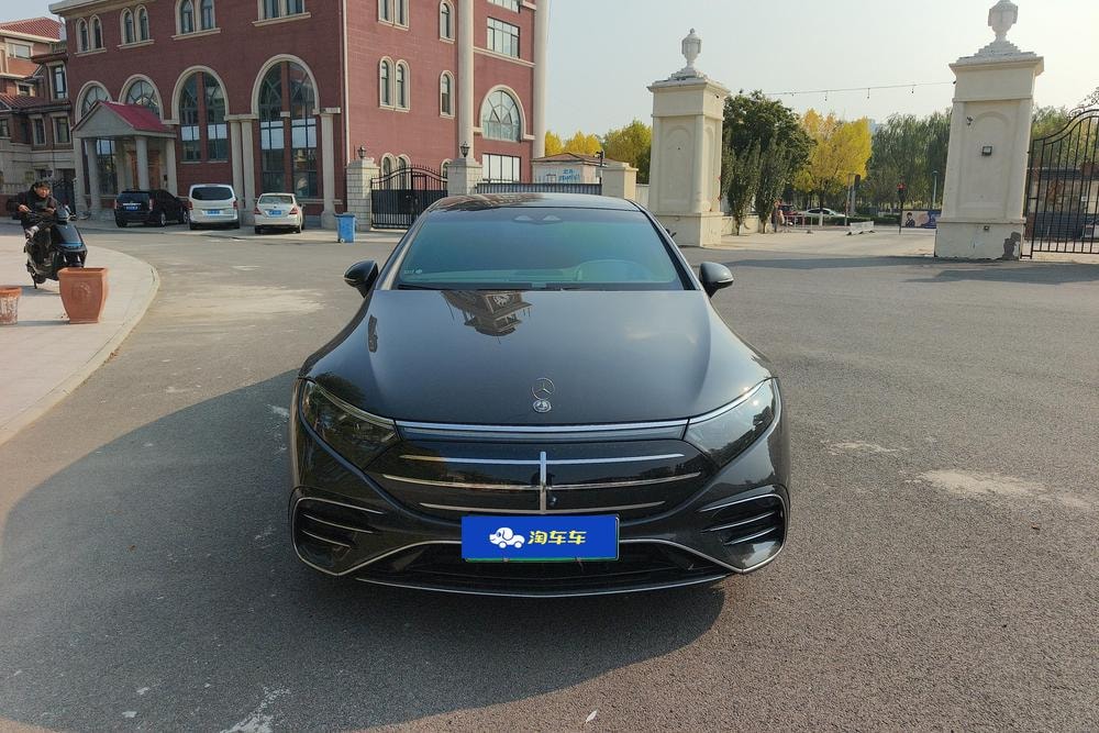 Mercedes-Benz EQS 2022 — фото автомобиля