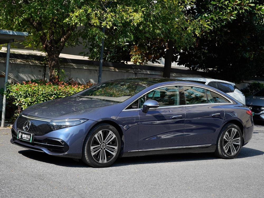 Mercedes-Benz EQS 2022 — фото автомобиля