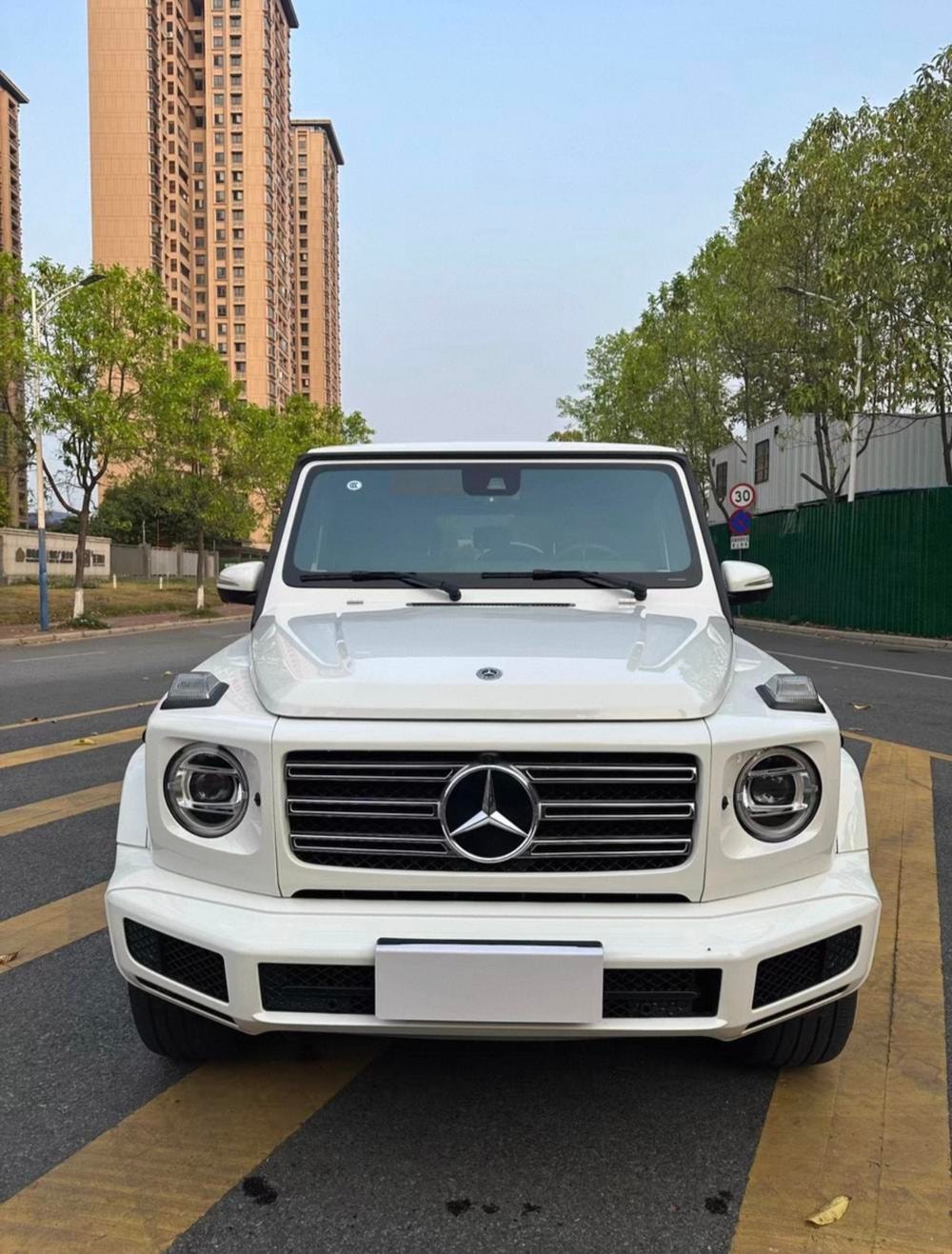 Mercedes-Benz G-Class 2022 — фото автомобиля