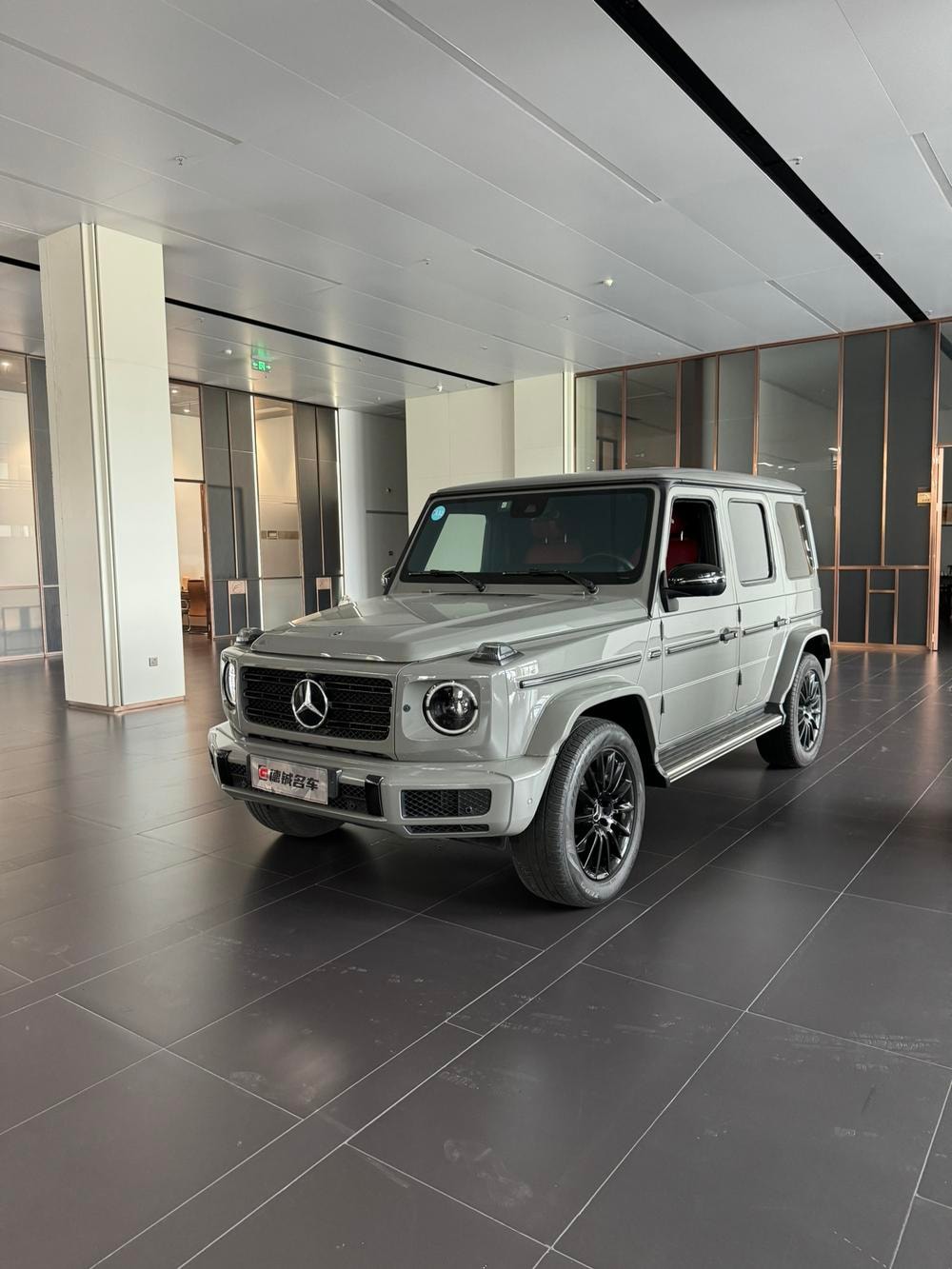 Mercedes-Benz G-Class 2023 — фото автомобиля