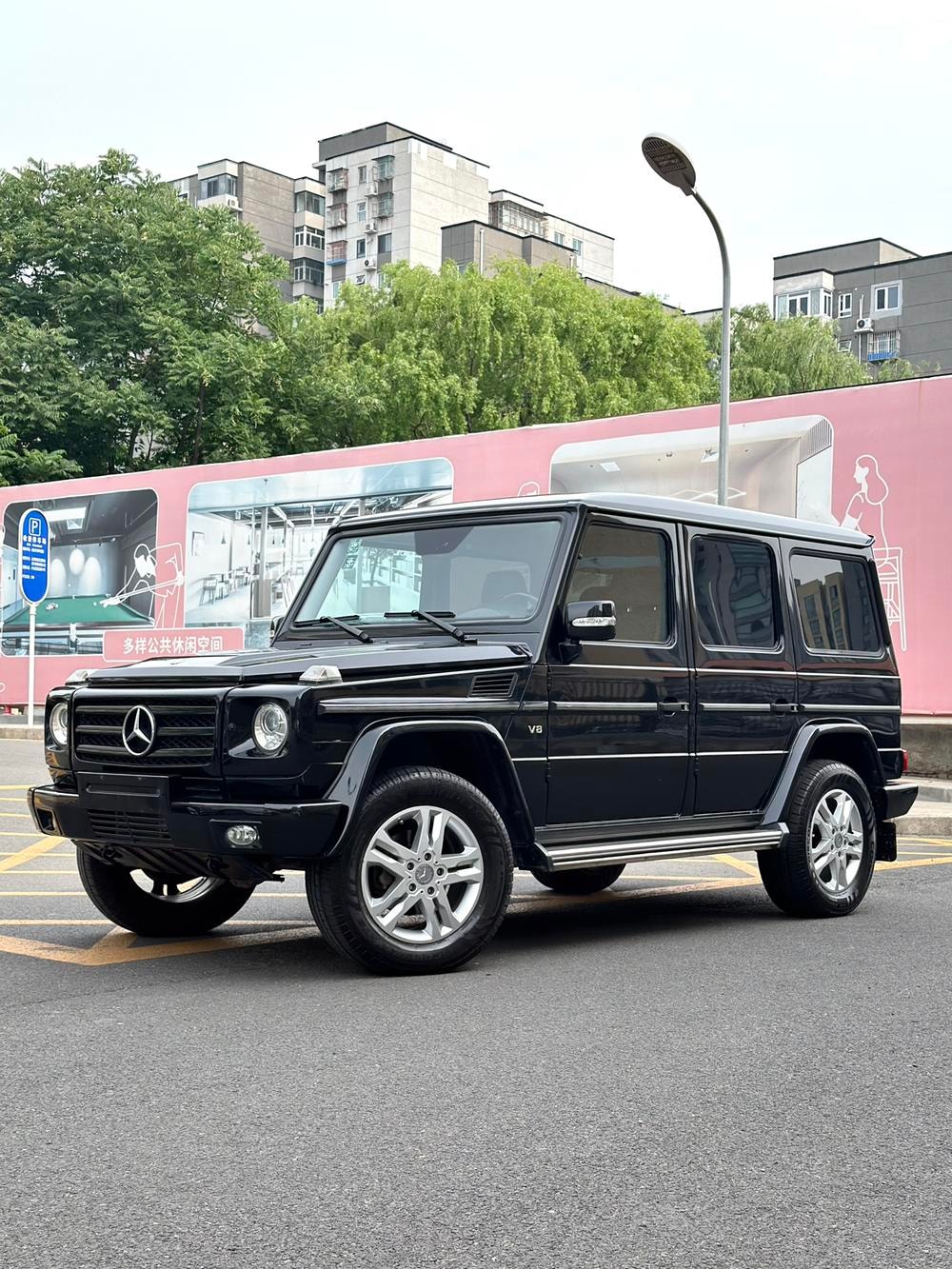 Mercedes-Benz G-Class 2010 — фото автомобиля